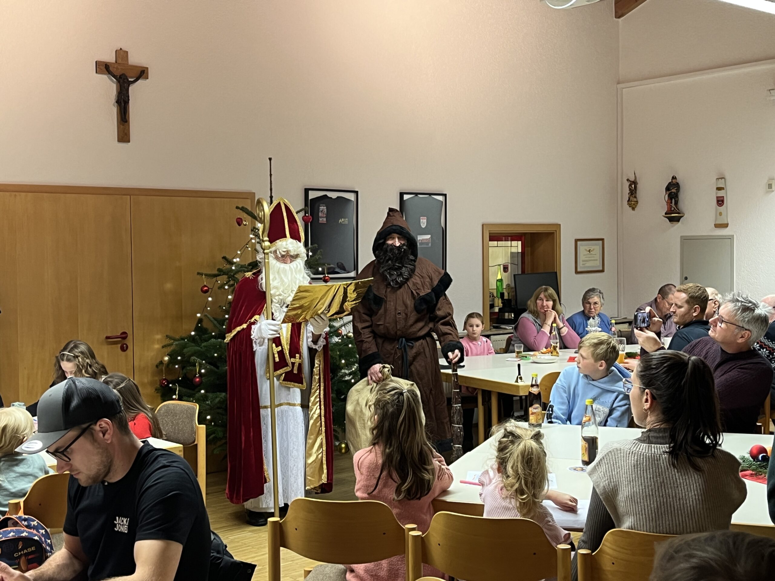 Weihnachtsfeier der freiwilligen Feuerwehr Sand Weihnachtsfeier der freiwilligen Feuerwehr Sand